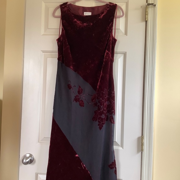 Liz Claiborne Formal Velvet Maxi Dress Red Black SZ 12 - Picture 2 of 13